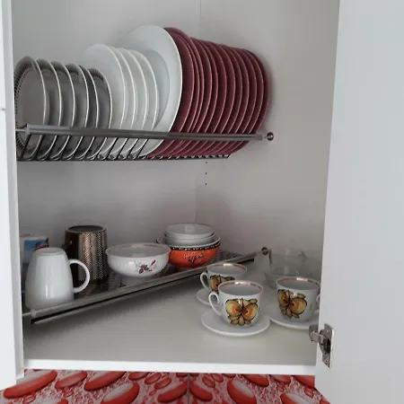 Apartment Apartment *